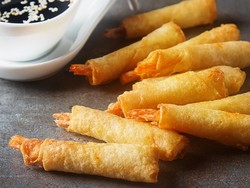 Resep Pangsit Gulung Udang yang Renyah Untuk Lauk atau Camilan