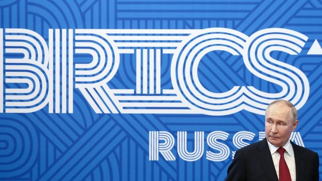 Indonesia resmi menjadi anggota penuh forum ekonomi BRICS yang dipelopori salah satunya oleh Rusia dan China. Bagaimana kira-kira reaksi AS?