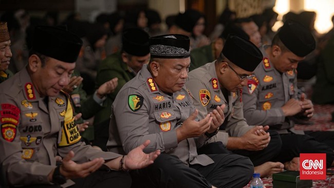 Doa berbareng untuk keamanan dan kedamaian Pilgub Jakarta merupakan bagian dari upaya cooling system Polda Metro Jaya jelang pencoblosan.