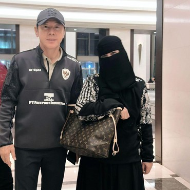 Unggah Foto Bersama, Panggilan Umi Pipik ke Shin Tae Yong Bikin Netizen Tertawa