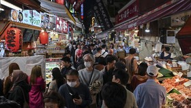 FOTO: Ameyoko Market, Surga Belanja Murah Bebas Pajak di Tokyo