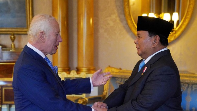 Undangan untuk Raja Charles II disampaikan Prabowo saat melawat ke Inggris dan berkunjung di Buckingham Palace, Inggris, pada Kamis (21/11).