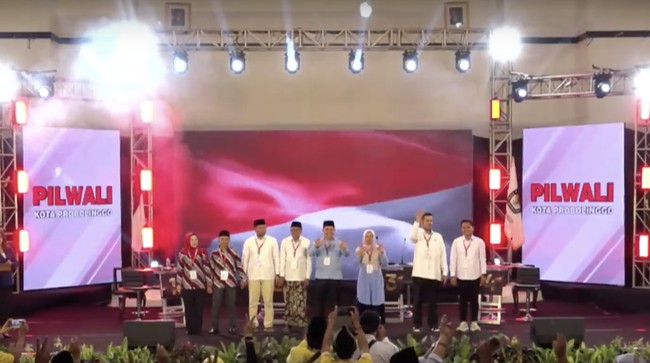 Debat publik yang juga bagian dari kampanye ini diharapkan membantu masyarakat Kota Probolinggo dalam memilih pemimpin untuk lima tahun ke depan.