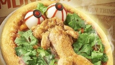 img-title Unik Banget, Pizza Ini Disajikan dengan Topping Kodok Goreng Tepung Plus Daun Ketumbar