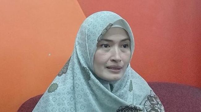 Mega Aulia meminta televisi untuk tidak menayangkan sinetron yang ia bintangi sebelum berhijab dan hijrah.