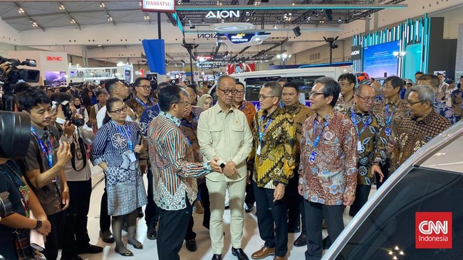 Pemerintah sudah mewanti-wanti agar industri otomotif tidak terus mengalami penurunan sehingga terjadi pemutusan hubungan kerja (PHK).