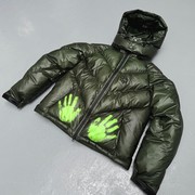 Inovatif! Begini Reaksi Ajaib Jaket Puffer Buatan Brand Australia saat Kena Panas