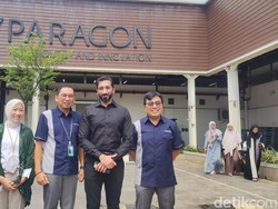 Nouman Ali Khan ke RI, Sambangi Pabrik Kosmetika Halal - Isi Khutbah Jumat