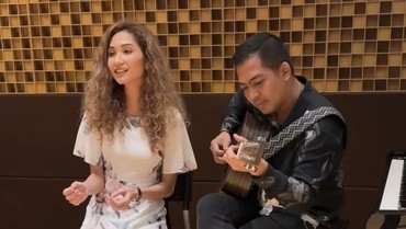 img-title Gandeng Ade Givinda, Penyanyi Singapura Roziana Cindy Rilis Single 'Paling Sejati'