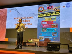 Polrestabes Surabaya Beri Edukasi Keselamatan Berkendara pada Mahasiswa
