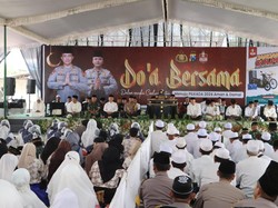 Ribuan Warga Hadiri Doa Bersama Pilkada Aman Damai di Polres Trenggalek