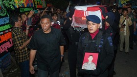 FOTO: Suasana Rumah Duka di Makassar Saat Jenazah AKP Ulil Ryanto Tiba
