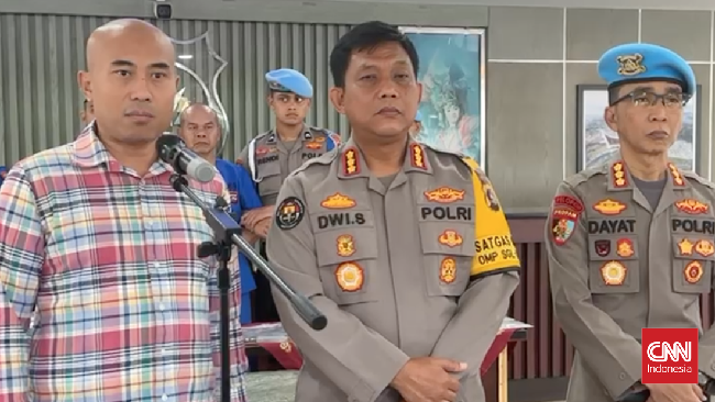 AKP Dadang Iskandar juga menembaki rumah dinas Kapolres AKBP Arief Mukti setelah menghabisi nyawa Kasat Reskrim Polres Solok Selatan, AKP Ryanto Ulil Anshari.