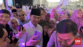 Kaesang Datang Kampanye Khofifah-Emil: Lanjutkan Lagi Satu Periode