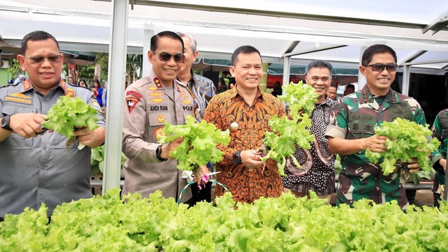 Inisiasi urban farming Aspirasi (Akses Sarana Pompanisasi dan Pipanisasi Instalasi Air Bersih) jadi perwujudan support terhadap program pemerintah.