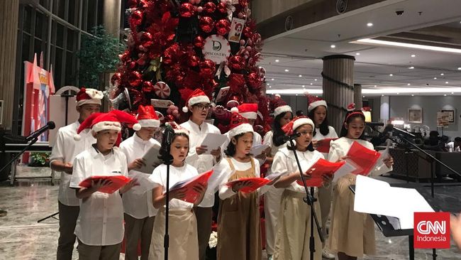 Discovery Ancol Gelar Penyalaan Pohon Natal Pertama Sambut Nataru