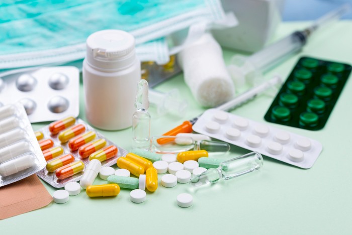 Siapkan obat-obatan pribadi/ Foto : Freepik/ Freepik