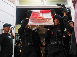 Kapolri Beri Kenaikan Pangkat Luar Biasa Anumerta ke AKP Ryanto Ulil Anshar