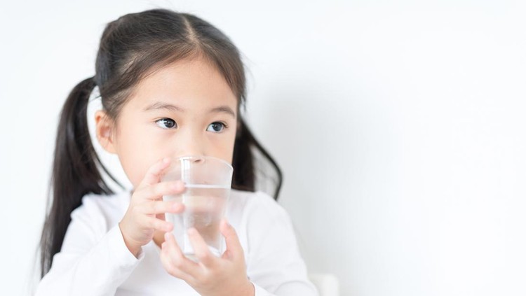 Tanda Anak Kurang Minum Air Putih