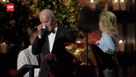 VIDEO: Air Mata Biden saat Gelar Makan Malam Bareng Staf Gedung Putih