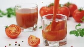 Meski Berkhasiat, Tapi 5 Kelompok Ini Tidak Boleh Minum Jus Tomat