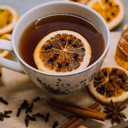 5 Manfaat Minum Air Madu dan Lemon, Bikin Kulit Sehat hingga Turunkan Berat Badan!