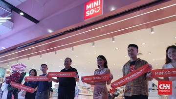 Miniso Pink Transmart Cilandak Resmi Buka Hari Ini