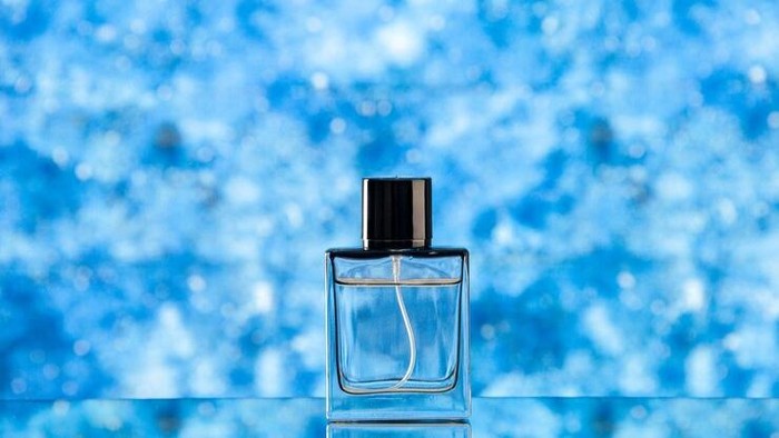 Aroma parfum untuk musim hujan/Foto: Freepik/KamranAydinov