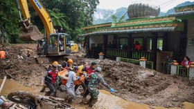 Longsor di Jalur Medan-Berastagi: 3 Orang Meninggal, Jalan Tutup Total