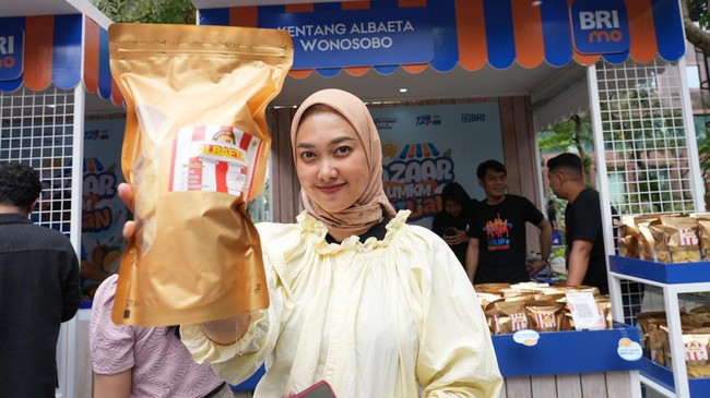 BRI terus memberikan dukungan dan pemberdayaan terhadap UMKM, salah satunya keripik kentang Albaeta dari dataran tinggi Dieng.