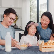 Kecerdasan Anak Diturunkan dari Ayah atau Ibu? Ini Jawaban Ahli Genetika!