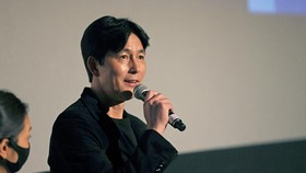Jung Woo-sung Bahas soal Anak di Blue Dragon Film Awards 2024