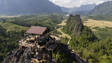 Vang Vieng, Laos: Surga Backpacker yang Bikin Kamu Gak Mau Pulang!