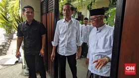 Kiai-Kiai Jateng Sowan Jokowi di Hari Tenang Pilkada