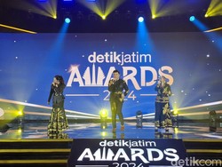 Malik Entertaiment Bius Panggung detikJatim Awards 2024