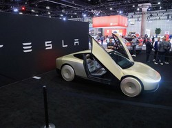 Tesla Mau Patenkan Merek Robotaxi, Eh Ditolak
