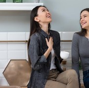 Daripada Bergosip, Coba Bahas 5 Topik Menarik Ini saat Kumpul Bersama Sahabat