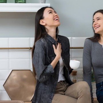 Daripada Bergosip, Coba Bahas 5 Topik Menarik Ini saat Kumpul Bersama Sahabat