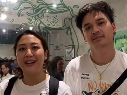 Kompak! 5 Potret Sherina dan Sang Suami Baskara Mahendra Hadiri Ultah ke-2 Bisnis Bakmi