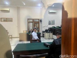 Kuras Rekening Perusahaan Warisan, Pengusaha Toko Ban Dituntut 4 Tahun Bui
