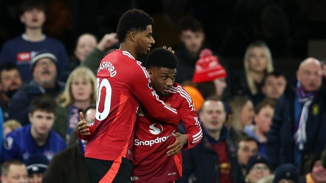 Manchester United bermain imbang 1-1 lawan Ipswich Town pada matchday ke-12 Liga Inggris di Stadion Portman Road, Minggu (24/11).
