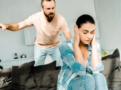 Suami Ini Marahi Istri yang Lelah Masak Selama 15 Tahun