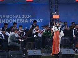 Cerita Persiapan Orkestra SMK TI Muhammadiyah Cikampek Tampil di Upacara HGN 2024