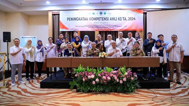 Kementerian Ketenagakerjaan menargetkan peningkatan Ahli Keselamatan dan Kesehatan Kerja (K3) selama tahun 2024 sebesar 50 persen dari total 32.650 orang.