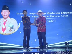 Arum Sabil Raih detikJatim Awards Kategori Pemberdayaan Ekonomi Lokal
