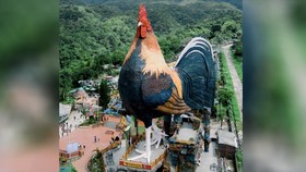 Ada Hotel Berbentuk Ayam Raksasa di Filipina, Catat Rekor Dunia