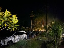 Detik-detik Mobil Bawa 121 Amplop Serangan Fajar Digeruduk Warga di Lutim