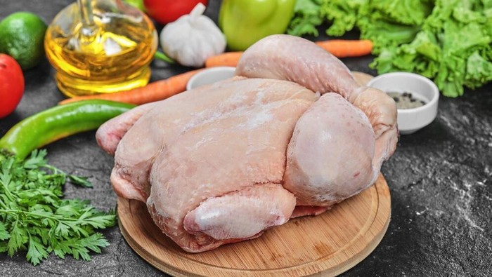 img-title Ini Alasan Mengapa Ayam Tidak Perlu Dicuci Sebelum Dimasak