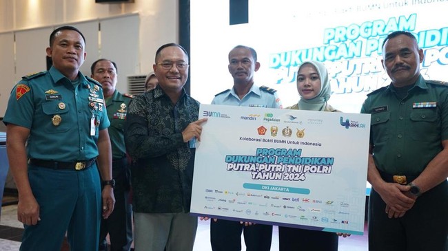Bank Mandiri berkolaborasi dengan Garuda Indonesia, Pegadaian dan Angkasa Pura Indonesia menyalurkan bantuan biaya pendidikan tinggi ke putra-putri TNI-Polri