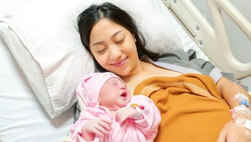 Pentingnya dukungan keluarga untuk Bunda melahirkan